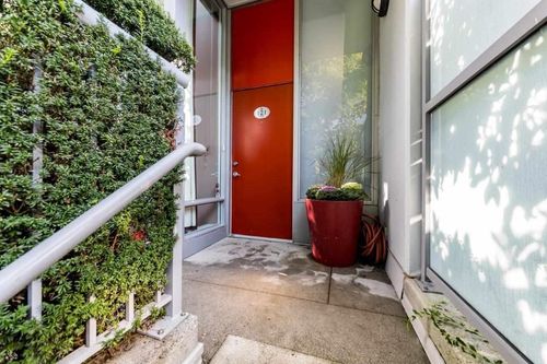 121 W Georgia St, Vancouver, BC, V6B1T9 | Card Image