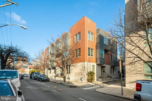 705 S 15th St, PHILADELPHIA, PA, 19146-2201 | Card Image