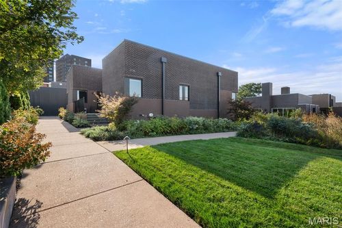 3738 Olive St, Saint Louis, MO, 63108-3402 | Card Image