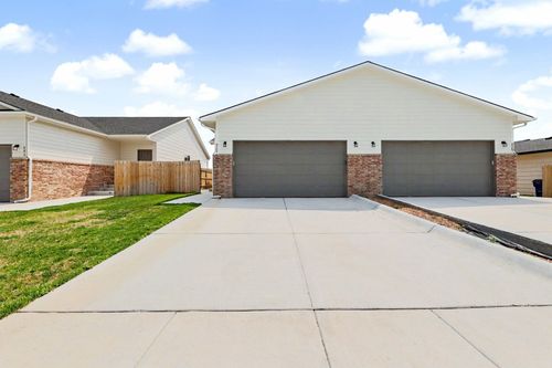 9269 E Fox Pointe Ct, Bel Aire, KS, 67226-3230 | Card Image