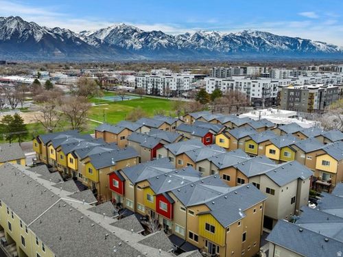 128 W Parramatta Ln, South Salt Lake, UT, 84115-3147 | Card Image