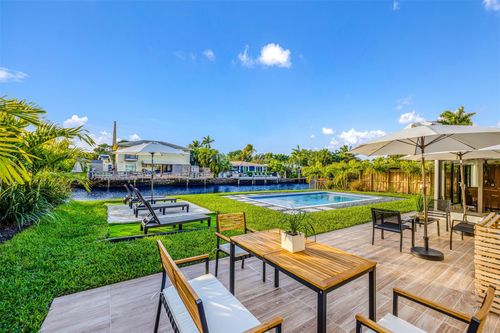 2925 Ne 1st Ave, Wilton Manors, FL, 33334-1006 | Card Image