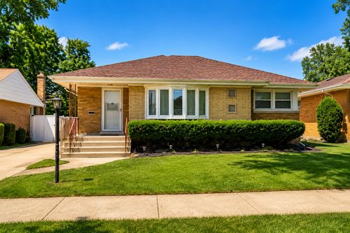 1446 Highridge Pkwy, Westchester, IL, 60154-3427 | Card Image