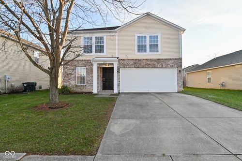 607 Greenway St, Greenwood, IN, 46143-6389 | Card Image