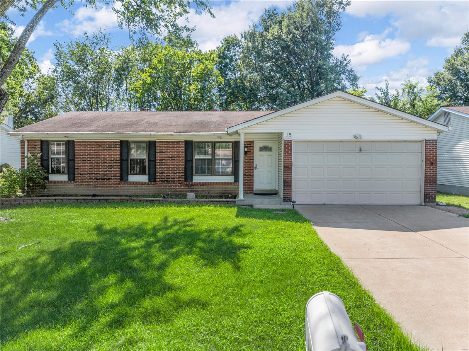 Douglas Dr, Saint Peters, MO 63376