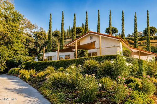 32355 Saddle Mountain Dr, Westlake Village, CA, 91361-3903 | Card Image