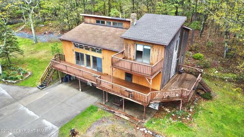 740 Raspberry Dr, Jim Thorpe, PA, 18229-1627 | Card Image