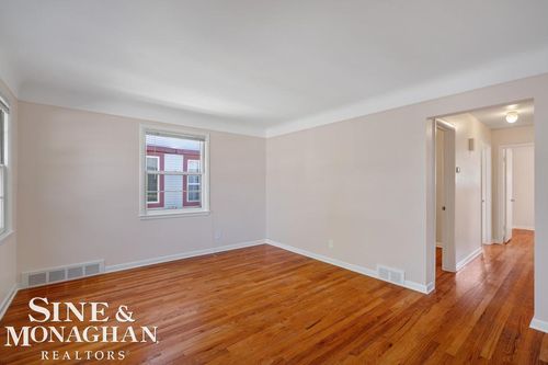 1793 Roslyn Rd, Grosse Pointe Woods, MI, 48236-1012 | Card Image