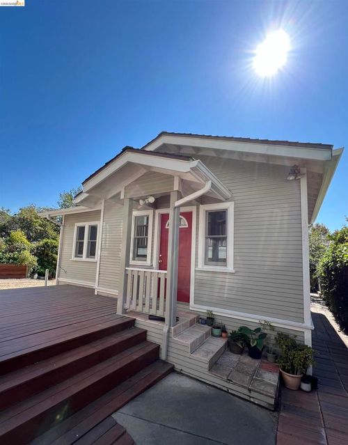 2438 Martin Luther King Jr Way, Berkeley, CA, 94704-1914 | Card Image