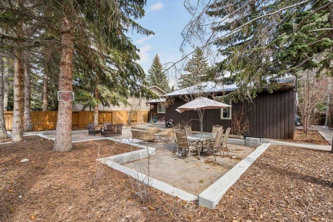 228 Pump Hill Gardens Sw, Home with 3 bedrooms, 3 bathrooms and 4 parking in Calgary AB | Image 37