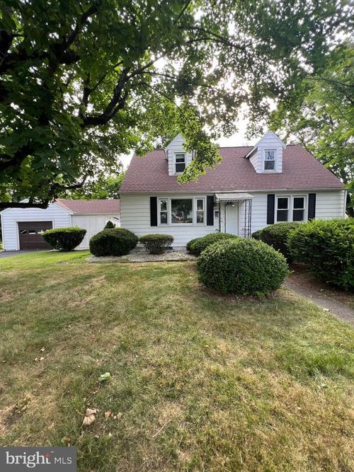 6854 N Main St, COOPERSBURG, PA, 18036-1032 | Card Image