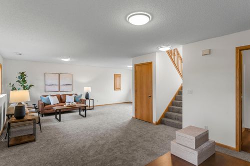 1006 6th Ave Sw, Isanti, MN, 55040-6283 | Card Image