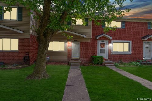 25704 Cambridge Ct, Roseville, MI, 48066-3876 | Card Image