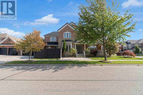 129 Vipond Way, Bradford, ON, L3Z0G7 | Card Image