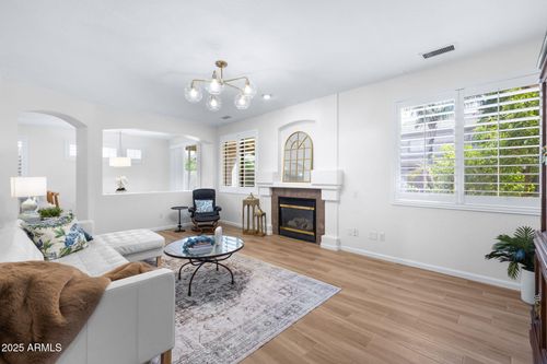 251 W Flamingo Dr, Chandler, AZ, 85286-7786 | Card Image