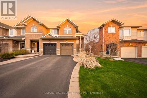 4123 Medland Dr, Burlington, ON, L7M4Z7 | Card Image
