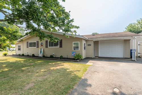 5619 Sunwood Ln, Verona, NY, 13478-3528 | Card Image