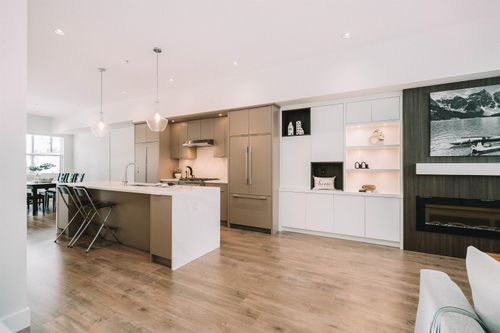 8133 202 St, Langley, BC, V2Y3K2 | Card Image