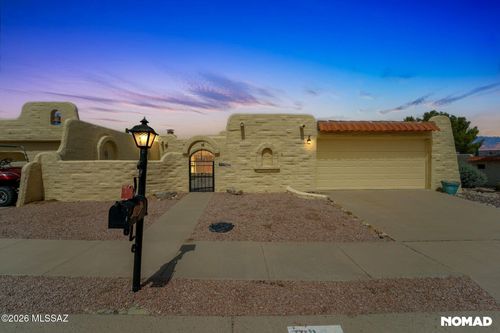 768 W Calle Del Ensalmo, Green Valley, AZ, 85614-2802 | Card Image