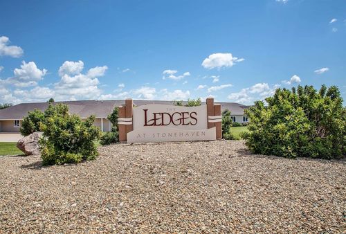 418-1412 Stone Ln, Waverly, IA, 50677-9268 | Card Image