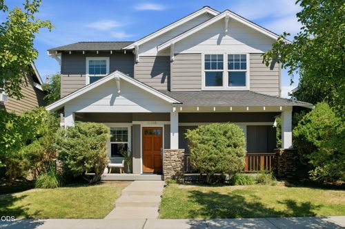 21286 Beall Dr, Bend, OR, 97701-1592 | Card Image