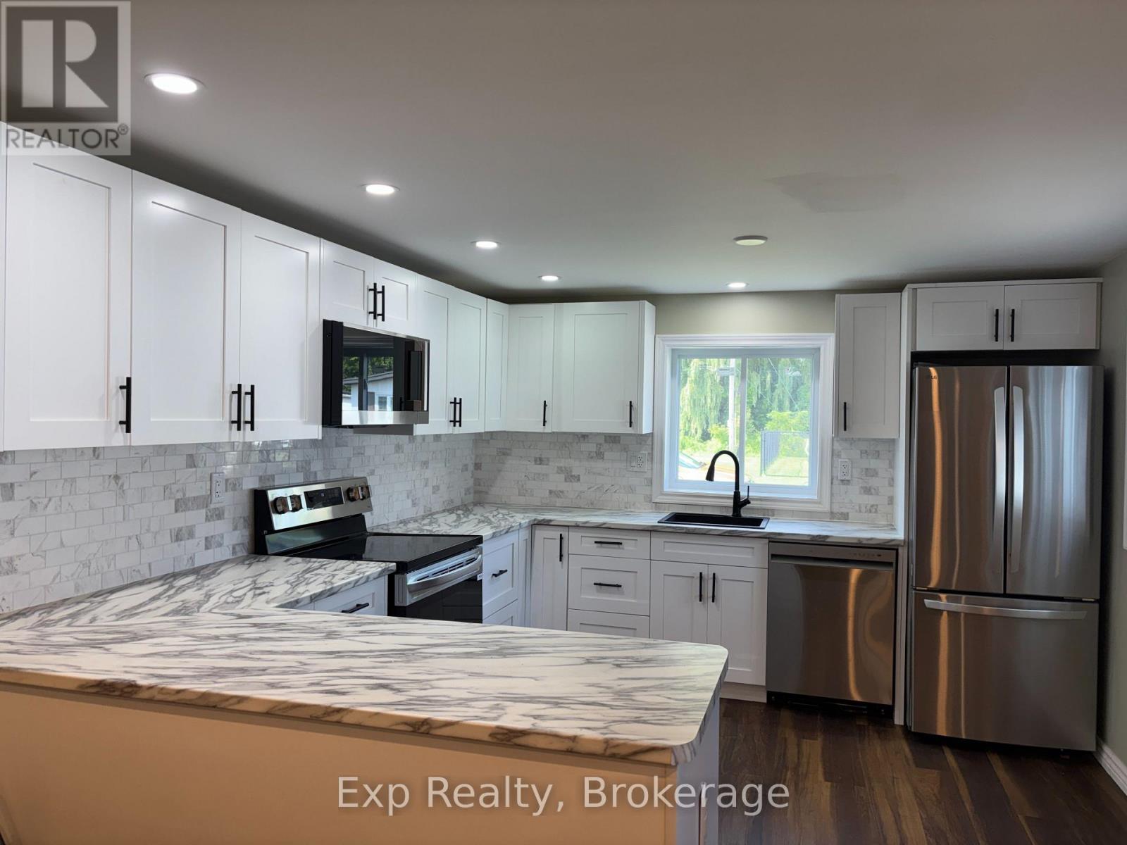Residential in Quinte West (Sidney Ward) 4