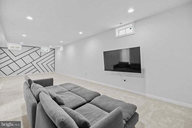 18518 Old Triangle Rd, House other with 5 bedrooms, 6 bathrooms and null parking in TRIANGLE VA | Image 4