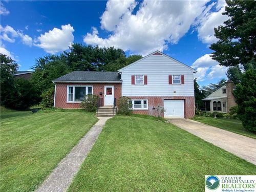 725 N Berks St, ALLENTOWN, PA, 18104-3913 | Card Image