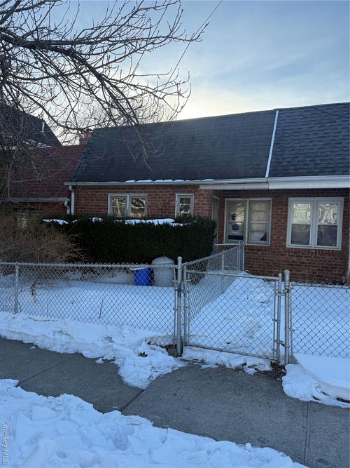 3832 215th Pl, Bayside, NY, 11361-2312 | Card Image