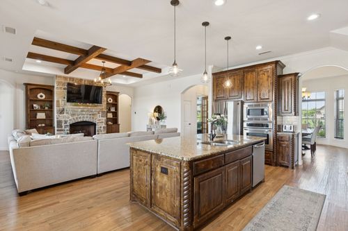 6824 Katie Corral Dr, Fort Worth, TX, 76126-5405 | Card Image