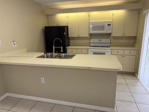 7617 76th Way, West Palm Beach, FL, 33407-6757 | Card Image