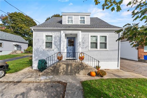 381 Maple Ave, Barrington, RI, 02806-3419 | Card Image