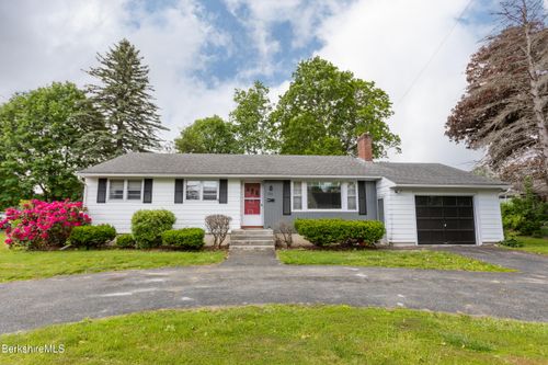 580 Elm St, Pittsfield, MA, 01201 | Card Image