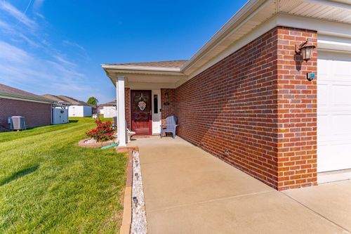 7428 Shea Dr, Evansville, IN, 47725-7438 | Card Image