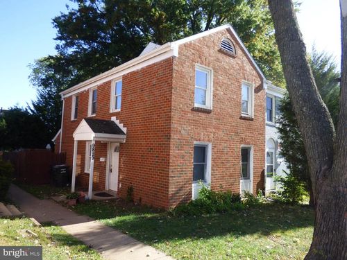 9829 Town Ln, MANASSAS, VA, 20110-5909 | Card Image