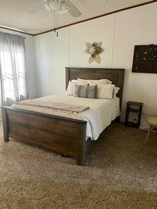 9870 N Leona Blvd, Home with 3 bedrooms, 2 bathrooms and null parking in Leona TX | Image 8