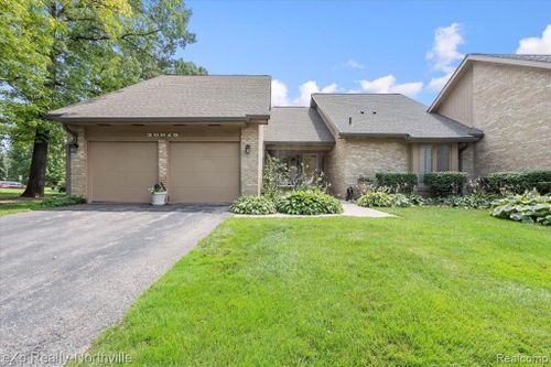 29615 Nova Woods Drive, Farmington Hills, MI, 48331 | Card Image