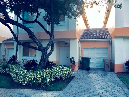 6651 Hidden Cove Dr, Davie, FL, 33314-7111 | Card Image