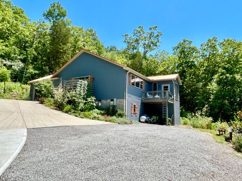 3296 Omega Park Rd, Somerset, KY, 42501-5776 | Card Image
