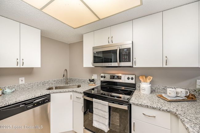 F111 - 1600 Sunny Brook Ln Ne, Condo with 2 bedrooms, 2 bathrooms and null parking in Palm Bay FL | Image 12