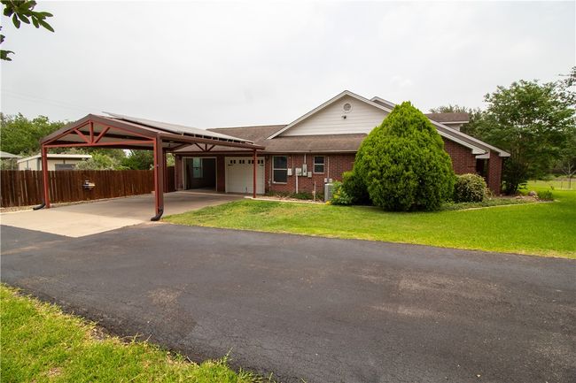 125 Red Bird Rdg, House other with 4 bedrooms, 3 bathrooms and null parking in Beeville TX | Image 32