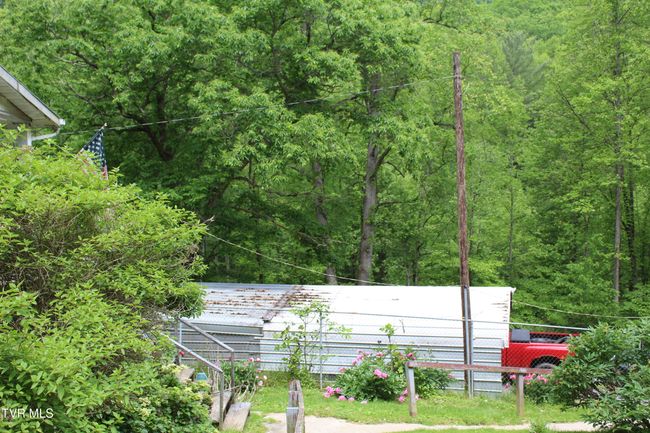 Large Carport at the Driveway | Image 6