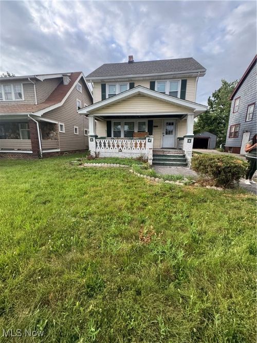 13715 Thornhurst Ave, Garfield Heights, OH, 44105-6854 | Card Image