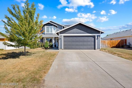 709 Cascade Ave, Moxee, WA, 98936-8800 | Card Image