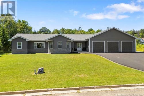 15 Clark Cres, Nackawic, NB, E6G2N8 | Card Image