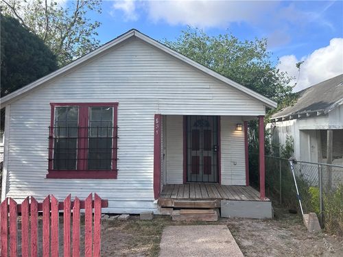 531 W Avenue E, Robstown, TX, 78380-2962 | Card Image