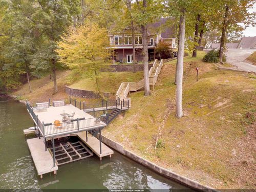 282 Lakeview Shores Dr, Muscle Shoals, AL, 35661 | Card Image