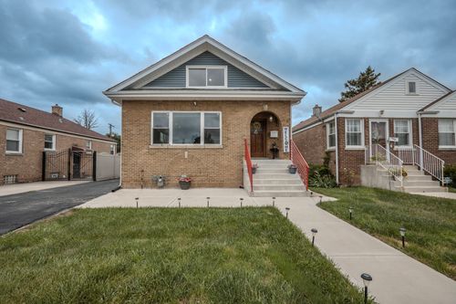 3832 Saint Charles Rd, Bellwood, IL, 60104-1433 | Card Image