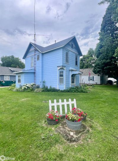 29 4th Street N, Home with 4 bedrooms, 2 bathrooms and 2 parking in Humboldt IA | Image 1