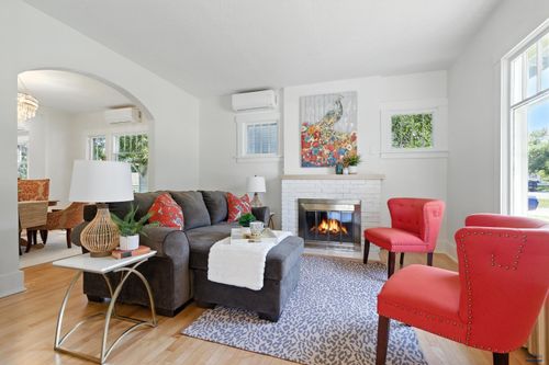 1102 9th St, Rapid City, SD, 57701-3525 | Card Image